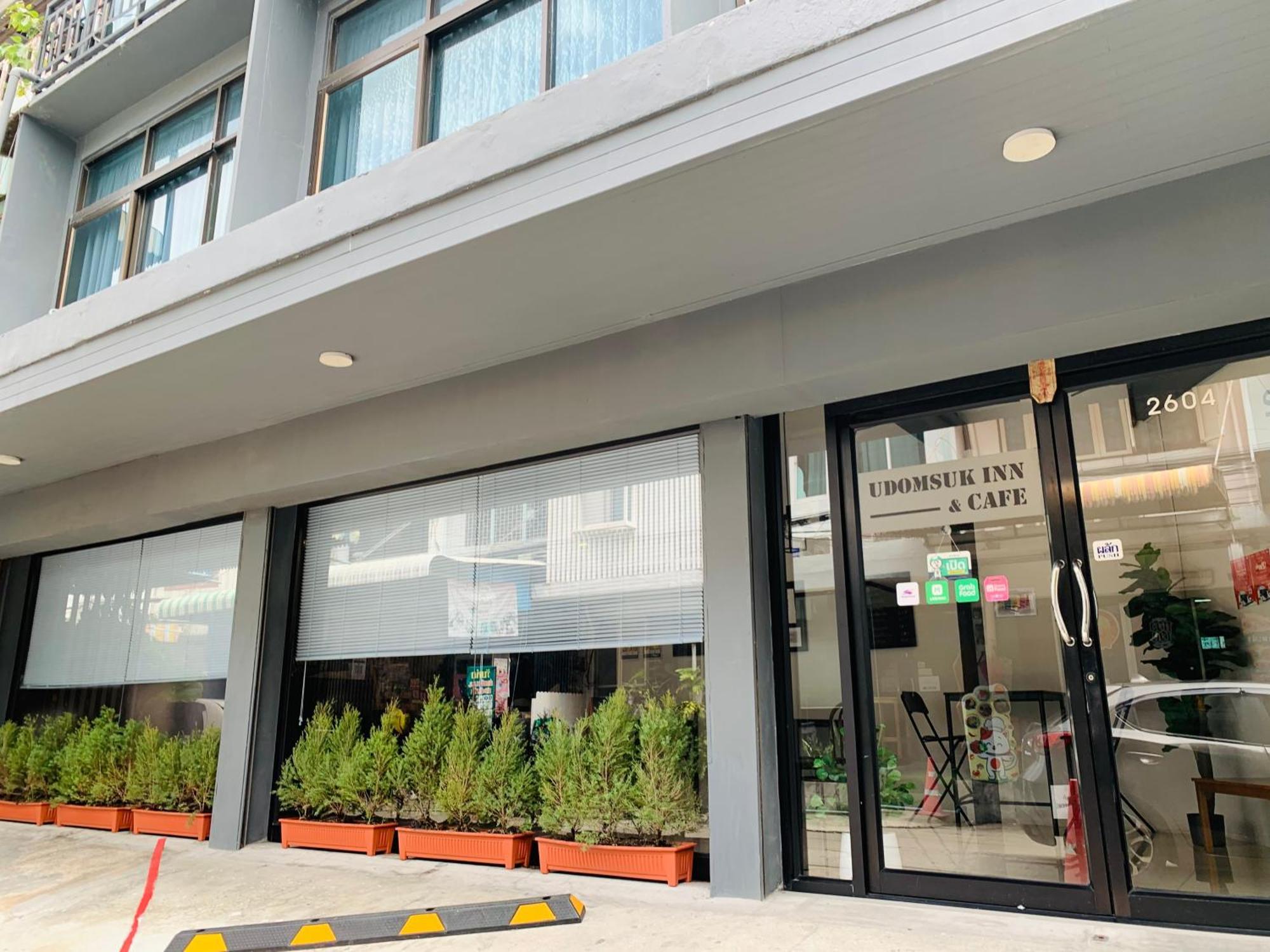 Udomsuk Inn & Cafe - Bts Udomsuk Bangkok Exterior photo